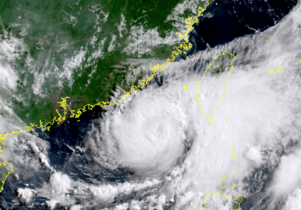 ▲「丹娜絲」明二度登陸，浙江將迎暴雨。（圖／翻攝自微博）
