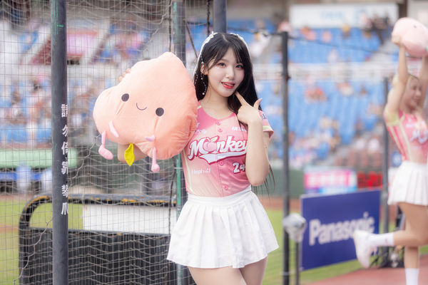 ▲▼廉世彬現身水蜜桃趴。（圖／樂天桃猿提供）