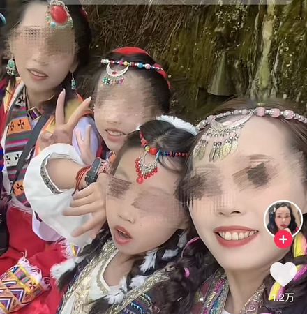 ▲▼ 陸網紅包車墜河 六對母女全失蹤罹難            。（圖／翻攝 極目新聞）