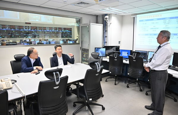 ▲丹娜絲颱風襲台！高鐵深夜完成安全應變，陳世凱赴行控中心慰勉同仁