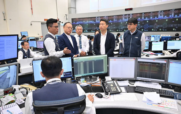 ▲丹娜絲颱風襲台！高鐵深夜完成安全應變，陳世凱赴行控中心慰勉同仁