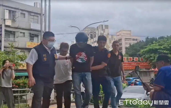 ▲▼ 土城家暴男殘忍殺害妻子與小姨子，稍早抵達土城分局。（圖／記者陸運陞攝）