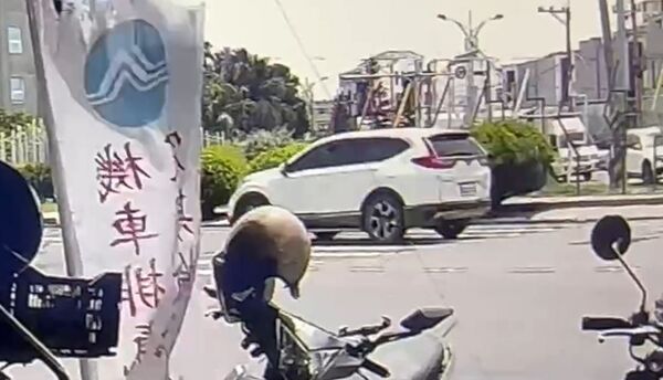 ▲土城家暴男殺妻及小姨，國道逃亡遭紅斑馬鎖定。（圖／民眾提供）