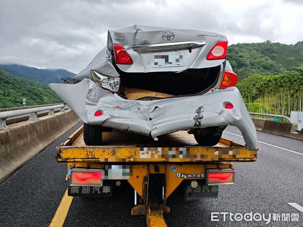 ▲國道6號東向國姓路段今天中午發生2車A2交通事故案。（圖／記者高堂堯翻攝）