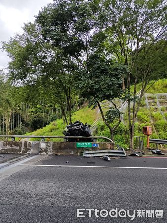 ▲國道6號東向國姓路段今天中午發生2車A2交通事故案。（圖／記者高堂堯翻攝）