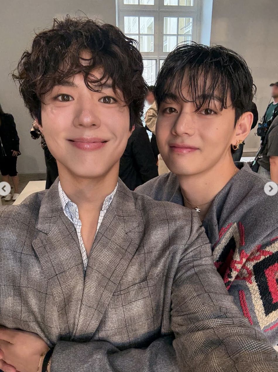 ▲▼  Celine新設計師首秀「囧臉包」  。（圖／品牌提供）