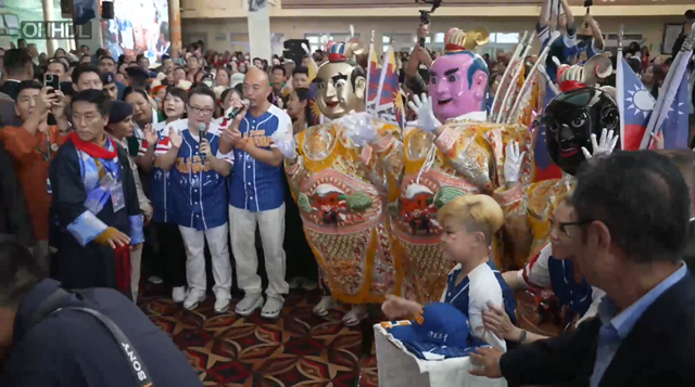 ▲▼達賴喇嘛90歲大壽戴「Team Taiwan」帽。（圖／翻攝臉書རྒྱལ་བ་རིན་པོ་ཆེ།）