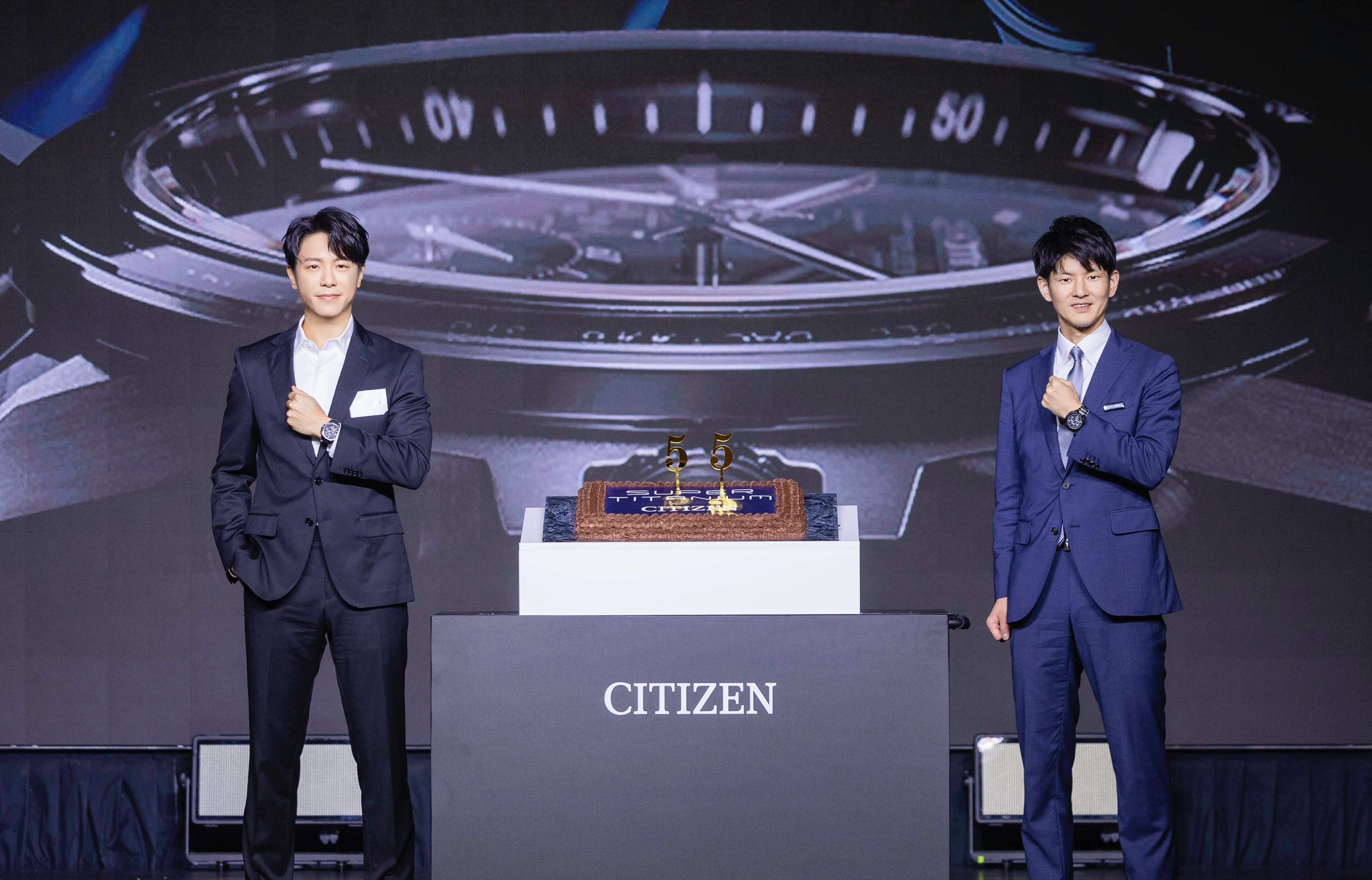 ▲韋禮安續任CITIZEN男錶代言人　「黑鈦」新錶上手秀低奢紳士魅力。（圖／CITIZEN提供）