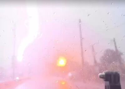 快訊/閃電劈中電桿爆炸!彰化暴雨又停電 4千餘戶等復電