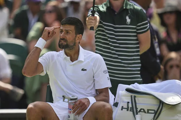 ▲▼溫網，喬科維奇連續8年晉級8強；瑞士天王費德勒場邊優雅觀戰。（圖／達志影像／美聯社）