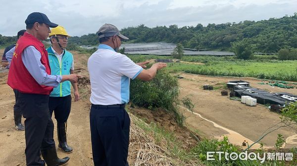 ▲▼大樹光電板吃掉山林！風災後變黃河　高市府24小時駐守說話了。（圖／記者賴文萱翻攝）
