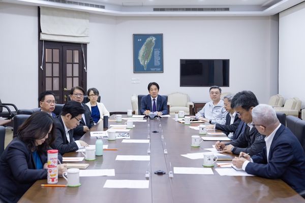 ▲▼總統賴清德與正在華府進行台美關稅談判的團隊進行視訊會議。（圖／總統府提供）