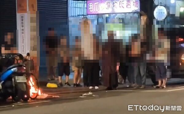 ▲▼            土城姊妹倆遭姊夫謝姓男子當街殺害，家屬悲慟招魂。（圖／記者黃彥傑翻攝）