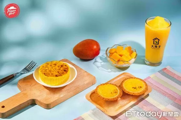 ▲▼必勝客找來「大苑子」合作推出2款夏季限定甜點「芒果楊枝甘露起司塔」、「芒果楊枝甘露巴斯克蛋糕」。（圖／業者提供）