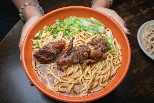 ▲▼食全牛肉麵。（圖／部落客美熊很愛吃授權提供）