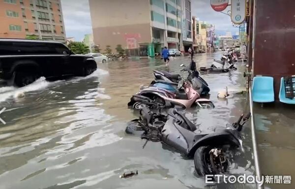 ▲鹿港鎮及埔心鄉停車場慘滅頂。（圖／民眾提供）