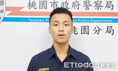 走人行道遭右轉車衝撞！「跑酷」阿伯急閃逃命　警出重手開罰