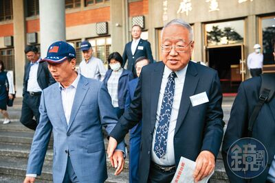 想當郭台銘兄弟綜合體！　郭家二代25歲上位