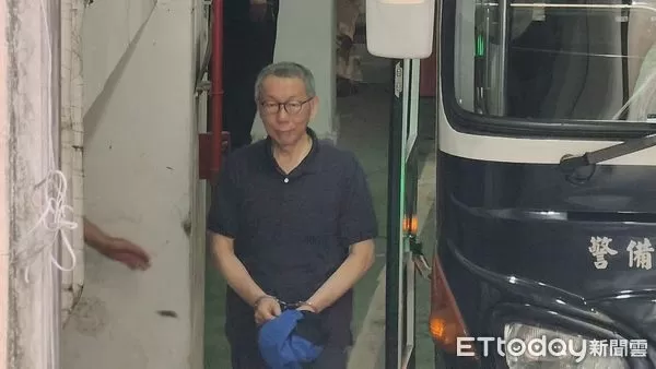 ▲▼台北地院今（8日）審理京華城案，提訊在押被告柯文哲、應曉薇，傳喚時任台北市都市計畫委員會技正胡方瓊作證。（圖／記者黃哲民攝）