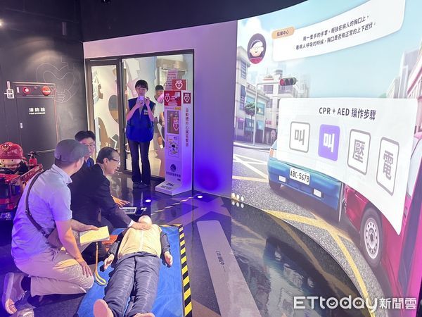 ▲▼日本防災專家一行人參訪花蓮防災教育館、美崙中繼屋、大愛永久屋工程。（圖／花蓮縣政府提供，下同）