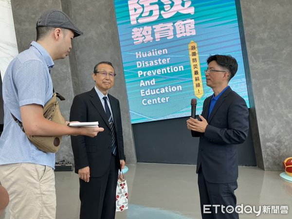 ▲▼日本防災專家一行人參訪花蓮防災教育館、美崙中繼屋、大愛永久屋工程。（圖／花蓮縣政府提供，下同）