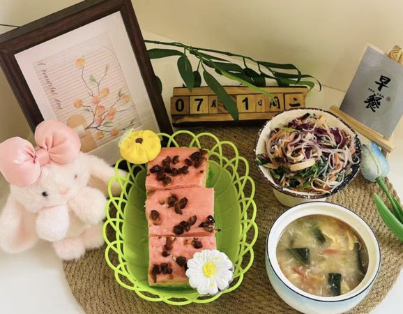 ▲▼影片曝光！陸幼兒園「彩繪顏料」做點心　害233名幼童鉛中毒。（圖／翻攝微博）