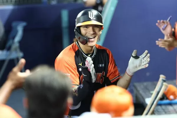 ▲▼ 布雷克、陳聖平            。（圖／統一獅提供）