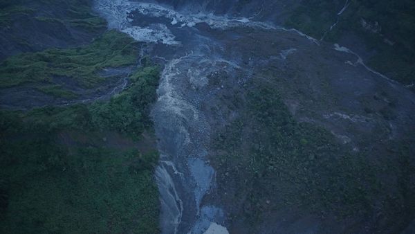 ▲▼颱風疑堵出堰塞湖！南投里長警告8里居民：若有異常務必撤離。（圖／翻攝竹山鎮長陳東睦）