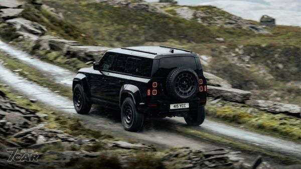全黑設計強化豪華硬派風格　Land Rover Defender OCTA Black 正式發表