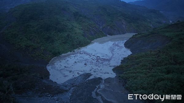 ▲因颱風及近日大雨影響，清水溪草嶺段疑似出現堰塞湖情形。（圖／翻攝「竹山鎮長陳東睦」臉書粉專，下同）