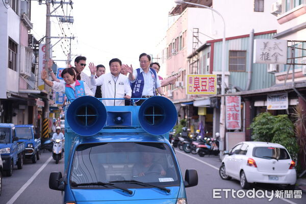 ▲▼桃園市長張善政率領團隊抵達花蓮，與花蓮縣長徐榛蔚、立委傅崐萁及地方藍營參與「反惡罷、挺花蓮」車隊掃街行動。（圖／國民黨花蓮縣黨部提供，下同）