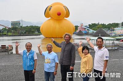國霍夫曼攜「史努比鴨」亮相宜蘭童玩節