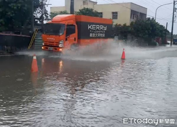 ▲彰化二林鎮及溪州鄉淹水成災。（圖／民眾提供）