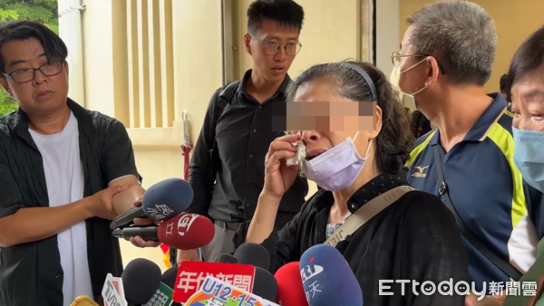 ▲▼(打碼)新北土城家暴男砍殺姊妹，死者父母現身受訪。（圖／記者邱中岳攝）