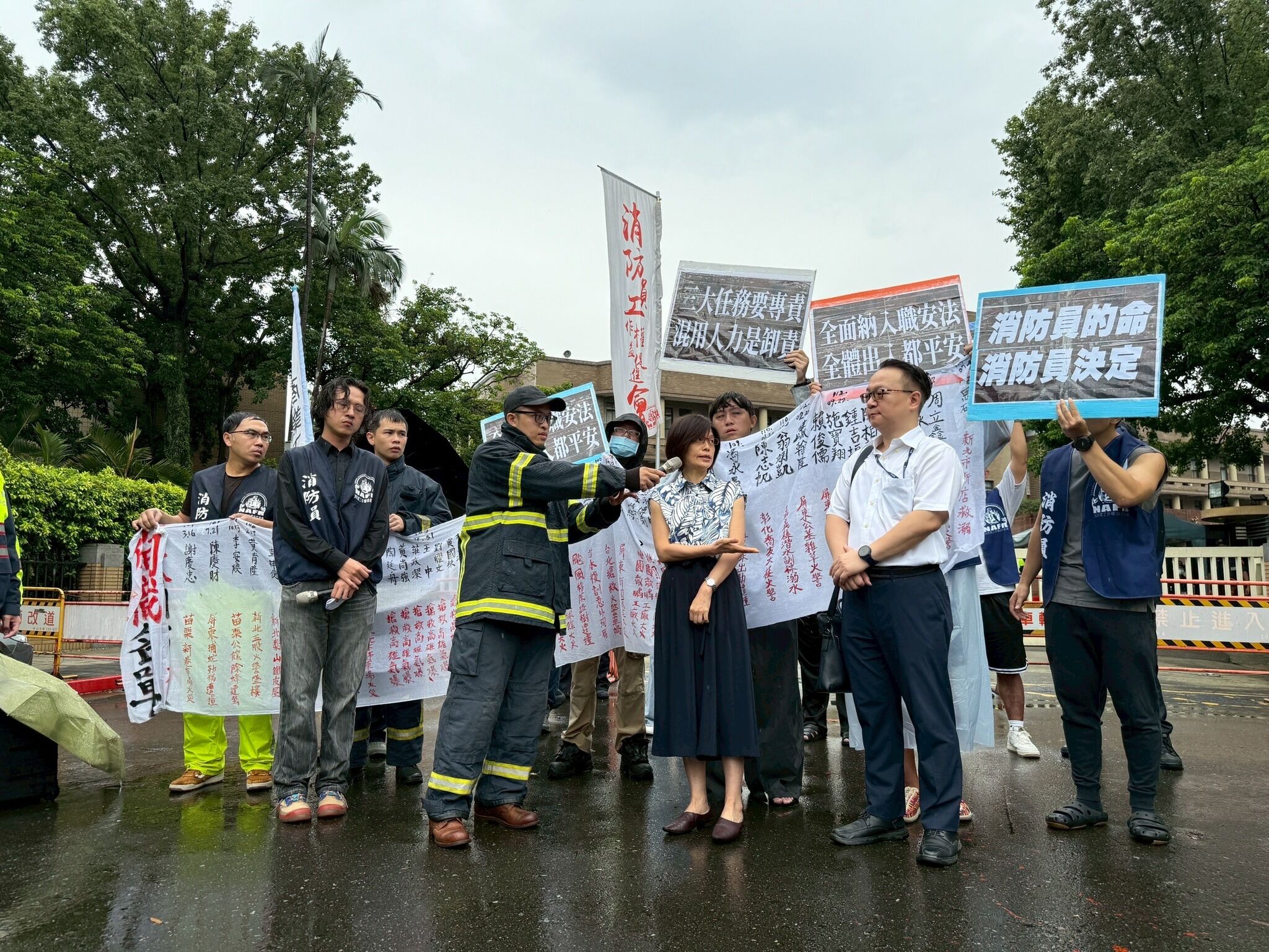 ▲▼消促會召開「全面納入職安法，消防任務要專責」記者會。（圖／消促會提供）