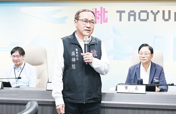 ▲桃園市警察局長吳坤旭今天在市政會議上感謝告別，「買的車票只能坐到這一站，感謝所有長官、市府團隊，珍重再見」。（圖／市府新聞處提供）