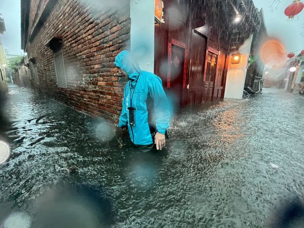 ▲鹿港鎮淹水災情慘重。（圖／記者唐詠絮翻攝）