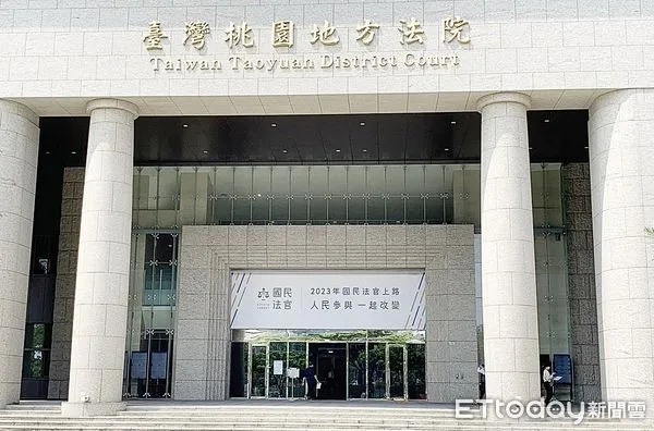 ▲桃園市龍潭警分局湯姓員警去年1月間深夜，在非值勤時間發現越南籍女子機車故障待援，湯上前藉故幫忙卻搶奪手機，還藉故「可親妳一下嗎」嚇得女子逃離。（資料照／記者沈繼昌攝）