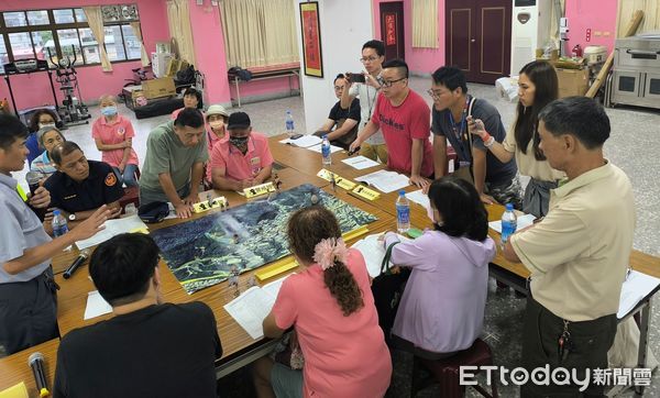 ▲颱風季超前部署！基隆東安里自主防災兵推。（圖／記者郭世賢翻攝）