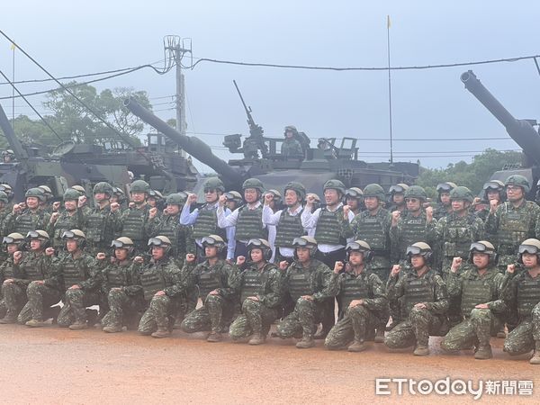 ▲賴清德視導「M1A2T新式戰車換裝訓練」。（圖／記者蘇晏男攝）