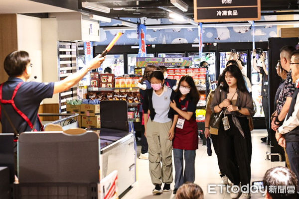 ▲「國家團結月」防空疏散避難模擬演練。（圖／記者林敬旻攝）