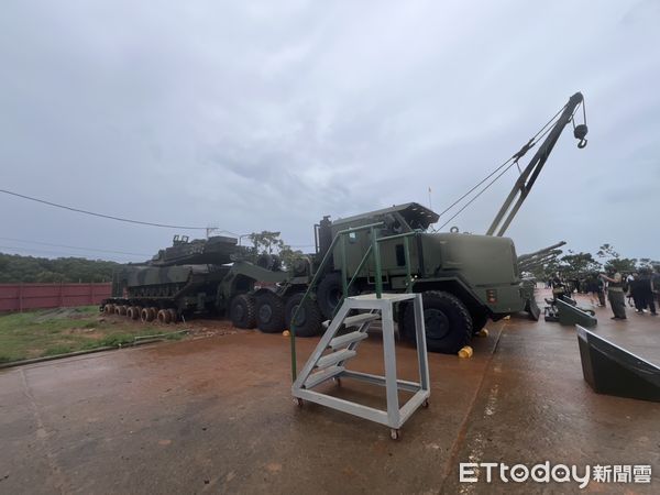 ▼國軍M1070A1重型曳引車。（圖／記者蘇晏男攝）