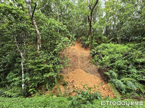 ▲豪雨成災，愛心物質送偏鄉。（圖／恆基提供）
