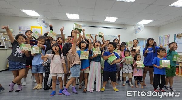 ▲豪雨成災，愛心物質送偏鄉。（圖／恆基提供）