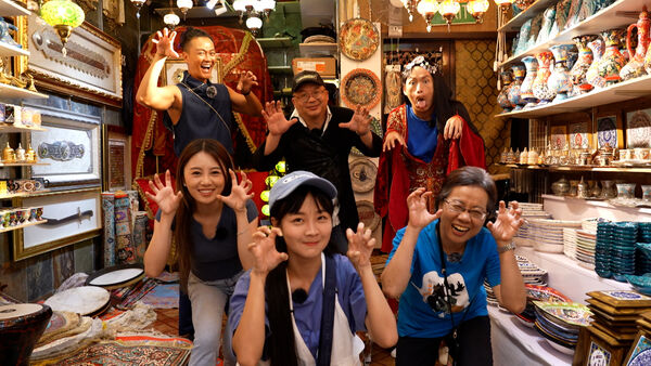 ▲▼黃鐙輝、籃籃、林俊逸、啦啦隊女孩若潼、台語顧問陳豐惠前往新加坡。（圖／公視台語台提供）