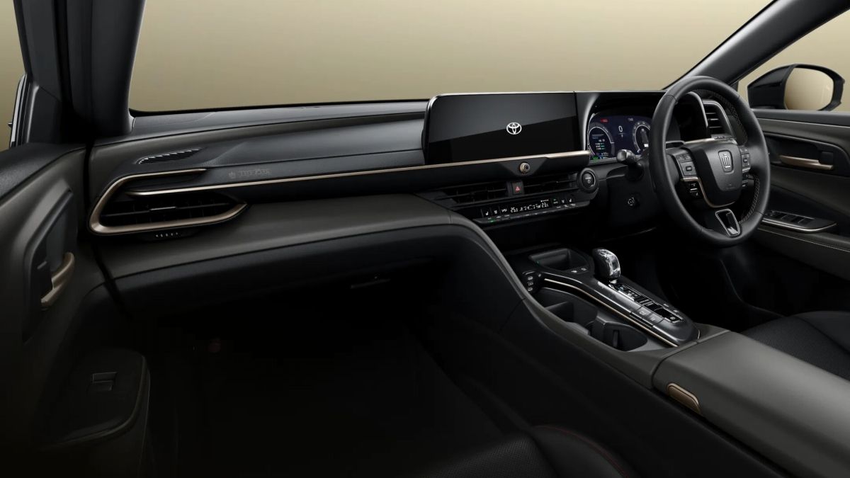 ▲日本原廠推出新年式跑旅Crown Sport，追加入門款與70週年特仕車。（圖／翻攝自TOYOTA）