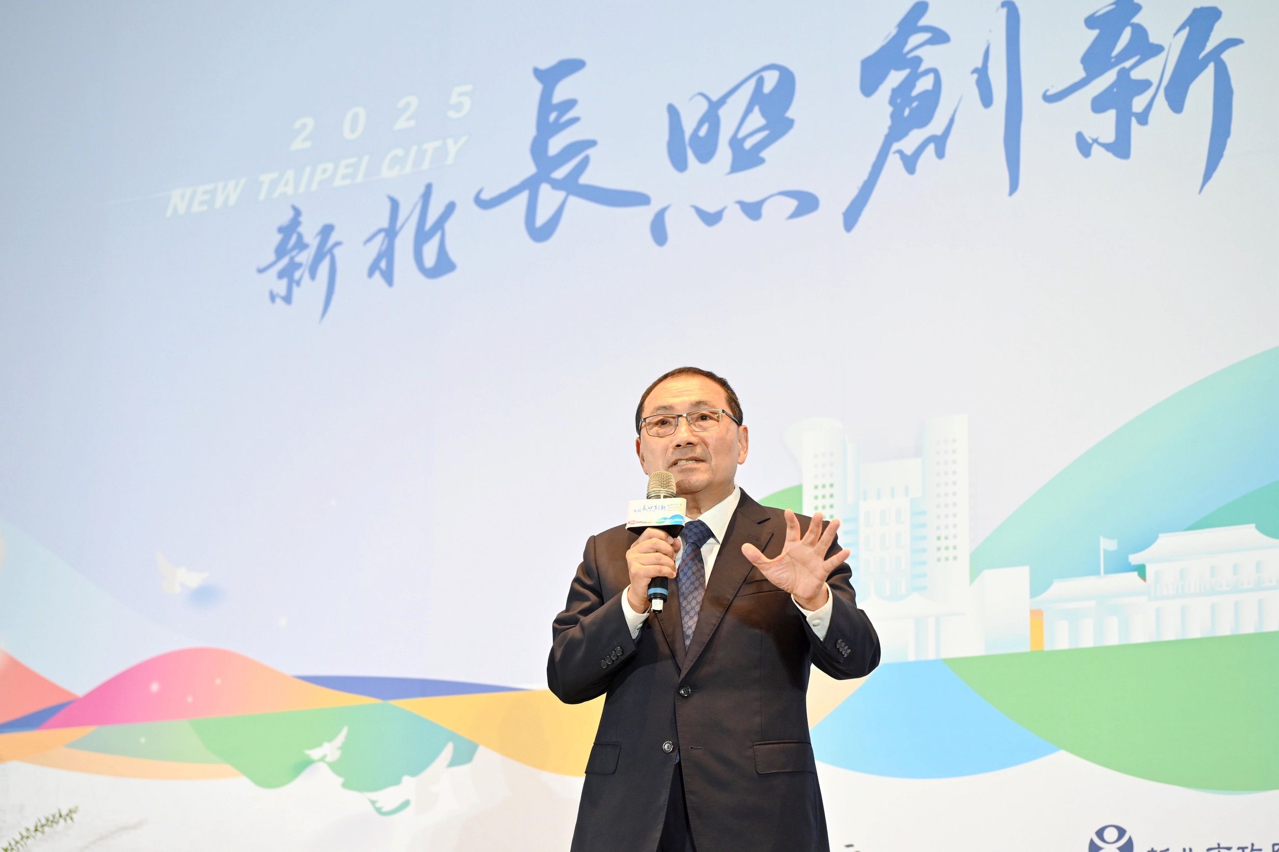▲新北推長照三主軸 侯友宜：智慧科技助高齡安養。（圖／新北市衛生局提供）