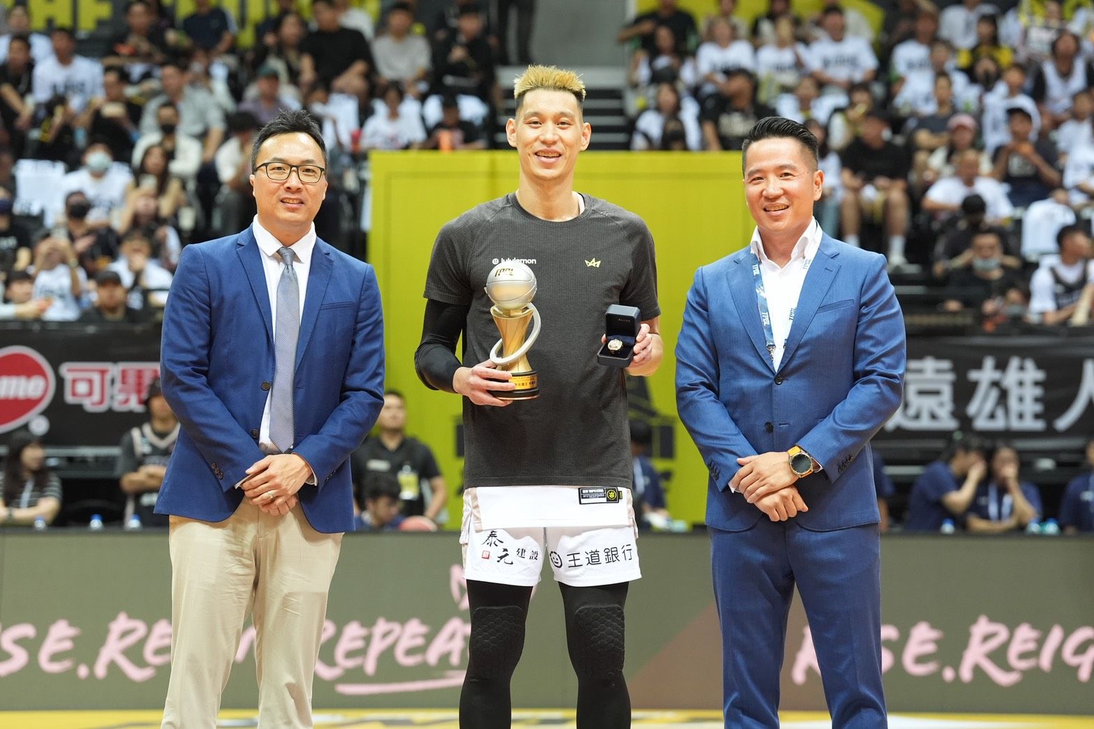 ▲林書豪拿下年度MVP，TPBL職籃打造專屬紀念鑽戒。（圖／TPBL職籃提供）