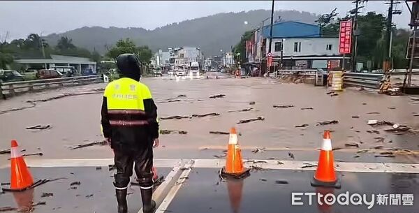 ▲▼台9線420+950朝庸橋受災。（圖／公路局提供）