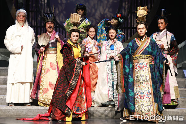 ▲▼ 全民大劇團x明華園戲劇總團《情人哏裡出西施》彩排記者會-合照。（圖／記者黃克翔攝）